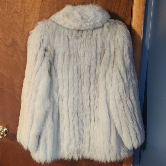 Elegant Cream Authentic Fox Fur Coat - Picture 8 of 15